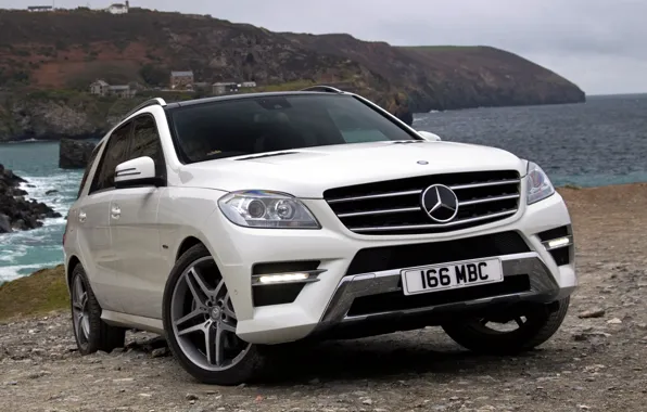Picture white, Mercedes-Benz, Mercedes, jeep, AMG, the front, crossover, 350