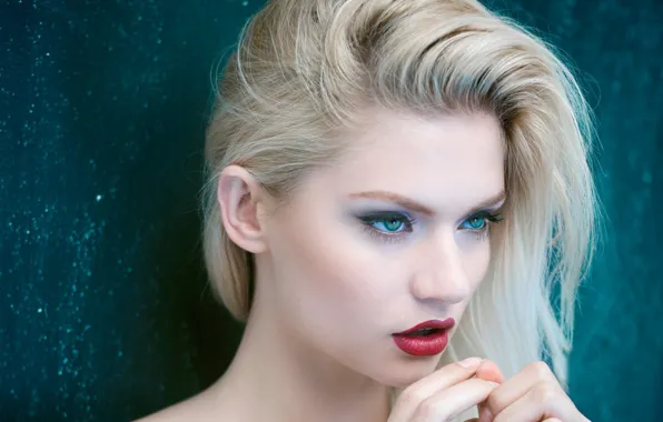 Close-up, model, blonde, green eyes, close-up, beautiful girl, green eyes, model