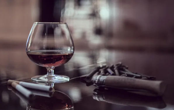 Picture macro, table, glass, cigar, cognac, cigarette