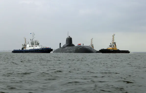 Submarine, tugs, maneuvering, Dmitry Donskoy