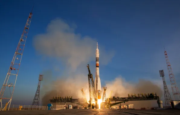Picture space, start, Soyuz TMA-19M