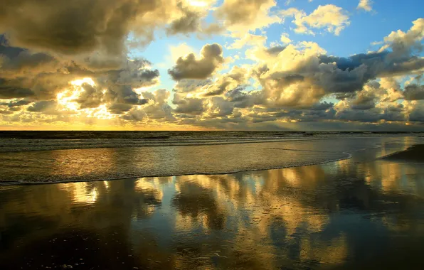 Sea, wave, the sky, the sun, clouds, rays, light, landscape