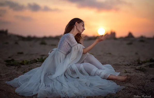 The sun, the evening, barefoot, Svetlana Shinkaruk, a girl in a white dress