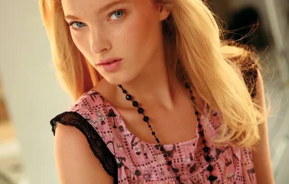 Look, face, model, beads, Elsa Hosk