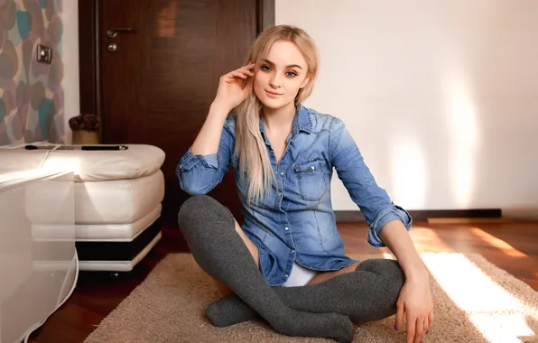 Picture long hair, blue eyes, model, women, blonde, smiling, sitting, on the floor