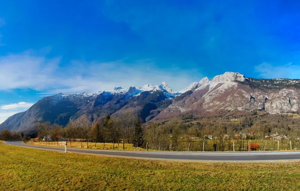 Picture road, the sky, grass, trees, mountains, the fence, home, Slovenia