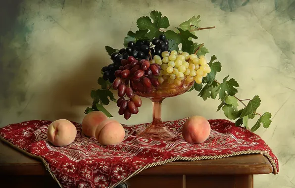 Grapes, still life, peaches