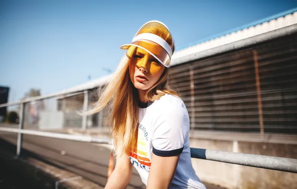 Look, the sun, pose, model, portrait, makeup, t-shirt, hairstyle