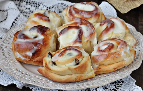 Cakes, glaze, buns