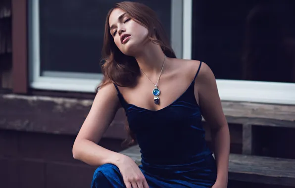Picture model, women, necklace, portrait, velvet, closed eyes, women outdoors, pearl necklace
