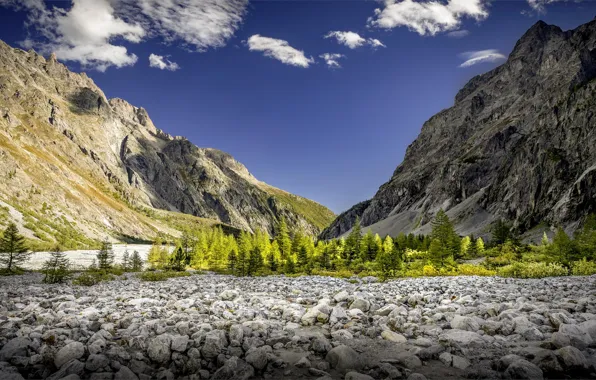 Picture the sky, mountains, stones