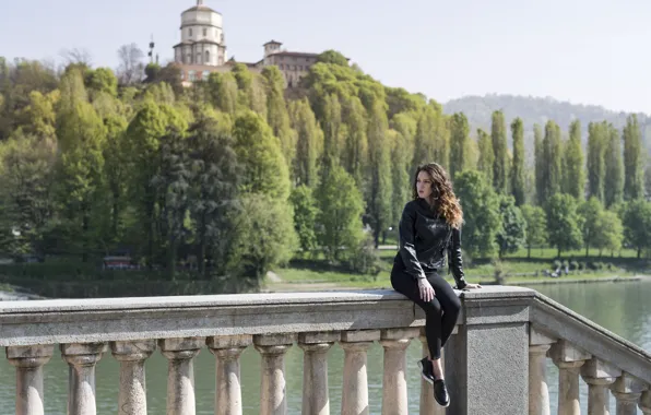 Picture girl, face, the city, background, hair, sitting, Clear