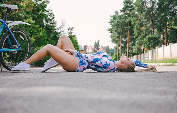 Girl, blonde, lies, Nina Share, Elena Suhomlyn