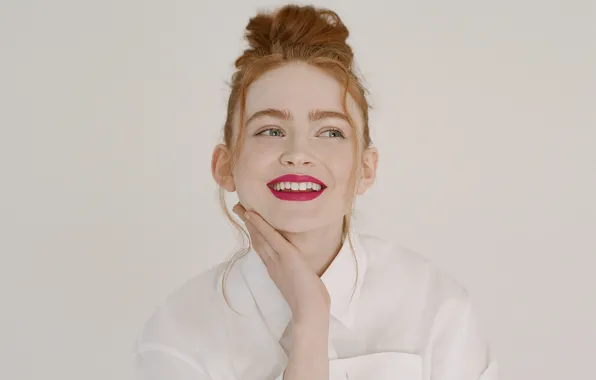 Smile, positive, light background, gesture, 2021, redhead babe, Sadie Sink, Givenchy Beauty Capaign