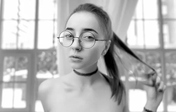 Glasses, the beauty, Stepan Gladkov, b & W photograph