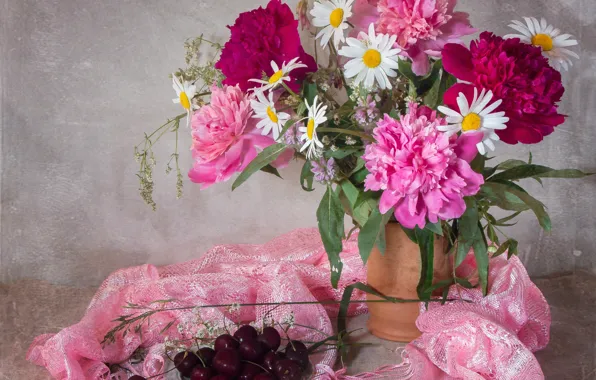 Picture berries, chamomile, bouquet, texture, cherry, peonies