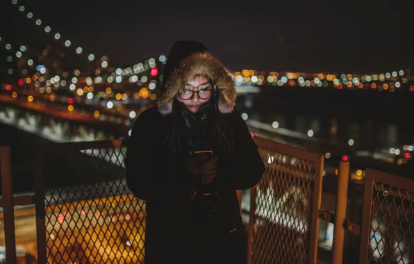 Picture roof, girl, night, lights, street, New York, the hood, the camera