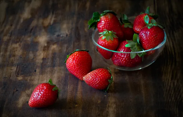 Glass, berries, the dark background, table, Board, strawberry, bowl