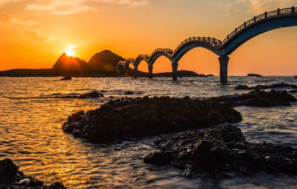 Picture sea, the sky, the sun, rays, light, sunset, bridge, stones