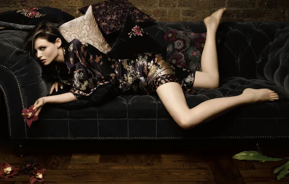 Look, girl, flowers, sofa, pillow, brown hair, Sophie Baxter