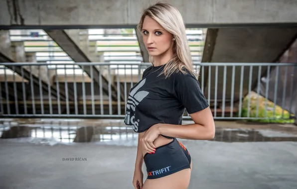 Look, pose, model, portrait, makeup, figure, hairstyle, blonde