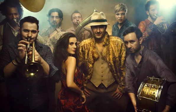 Girl, group, pipe, guys, musicians