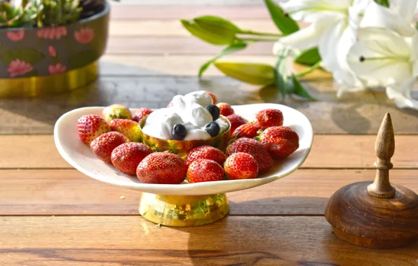 Berries, table, cream, strawberry, cream, vase