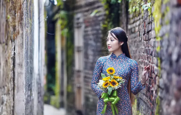 Picture girl, flowers, street