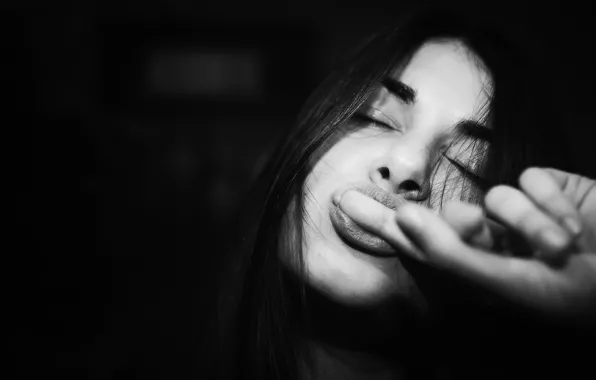 Kiss, brunette, brush, Hustleh rdmodels
