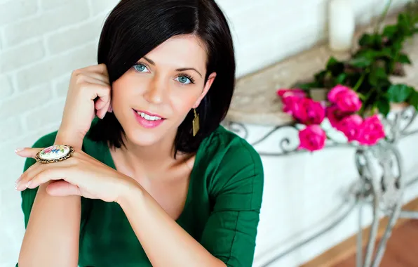 LOOK, BRUNETTE, FACE, PORTRAIT
