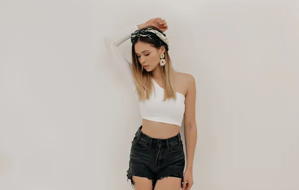 Picture girl, shorts, model, Denim, cute, earrings, tank top
