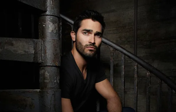 Picture actor, male, sitting, Tyler Hoechlin
