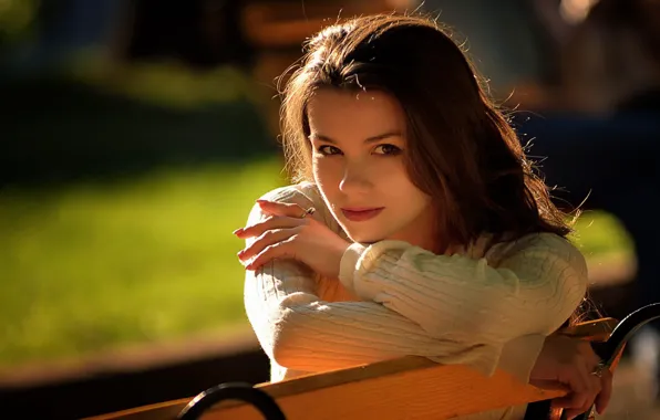 Picture girl, brunette, shop, girl, simpotyazhka, brunette, bench, cutie