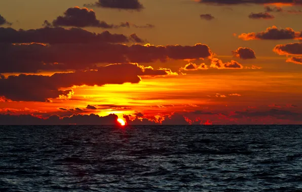 Sea, clouds, sunset, horizon, fire in the sky