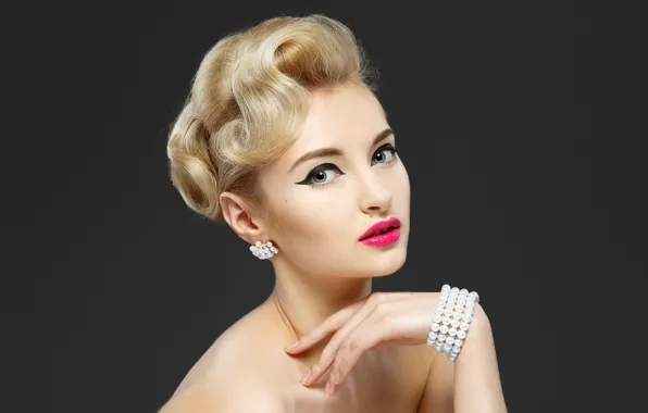Picture girl, makeup, bracelet, earrings, model, YURI ILUHIN