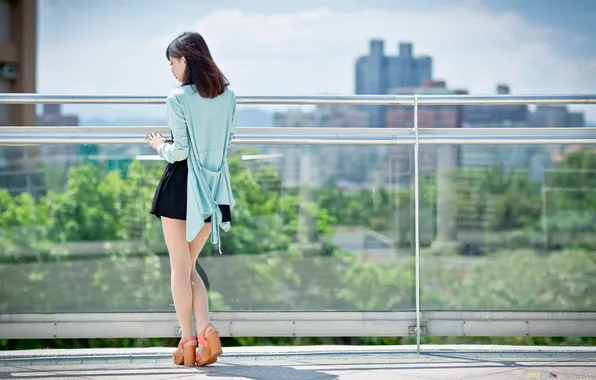 Girl, the city, mood