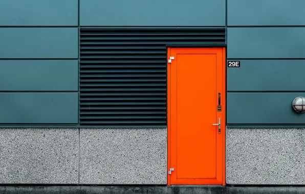 Picture wall, the door, 29E
