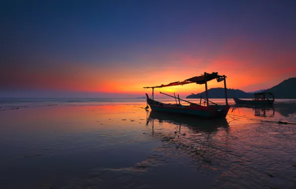 Picture landscape, the ocean, dawn, boat