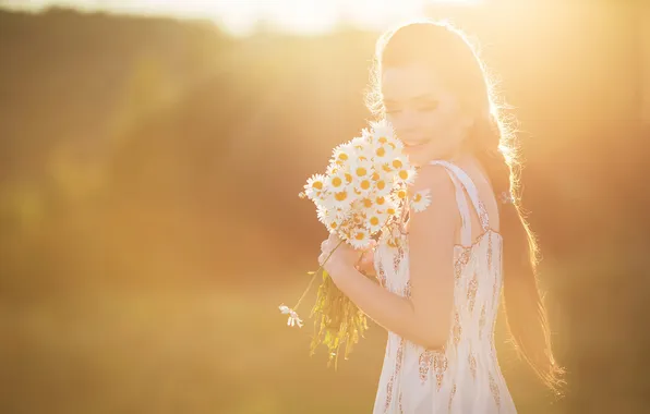 Picture summer, girl, chamomile, bouquet, sunlight