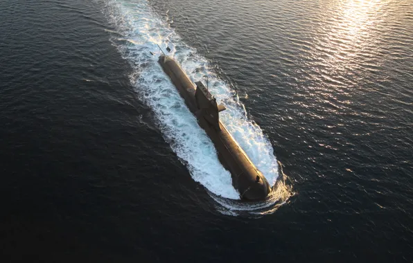 Diesel submarine, hmas waller, surface