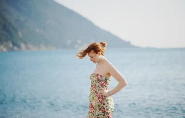 Picture sea, the wind, redhead