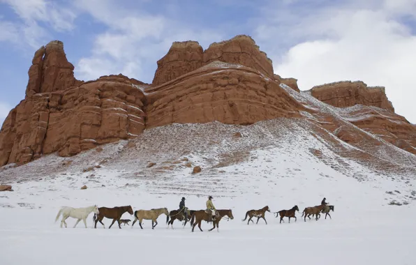 Picture snow, rocks, cowboys