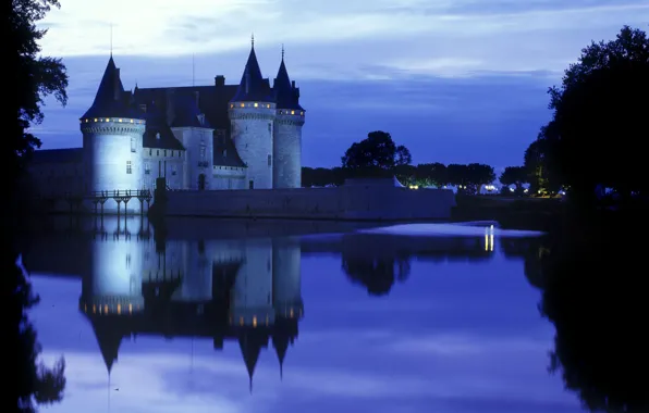 Picture castle, the evening, lights, monument, pond, architectural