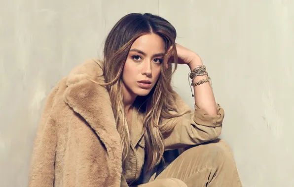 Look, girl, coat, Chloe Bennet