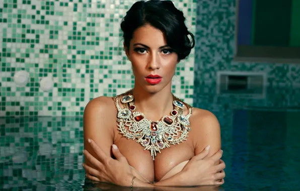 Chest, look, model, wet, necklace, pool, makeup, brunette