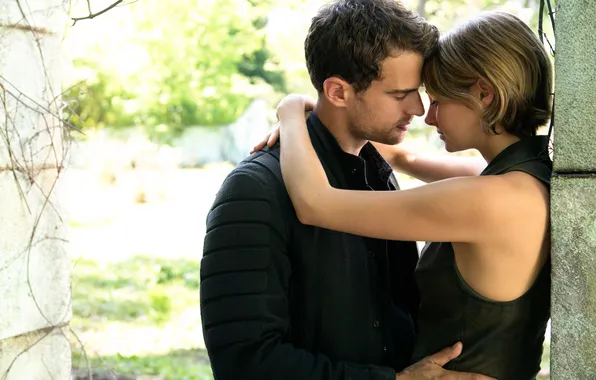 Picture Theo James, Shailene Woodley, Divergent, 2016, The Divergent Series:Allegiant, Behind the wall