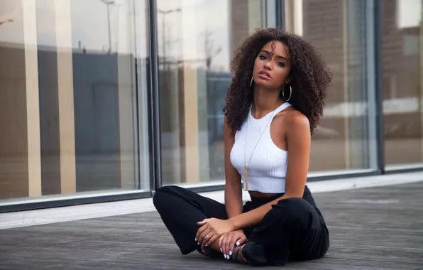 Picture look, sexy, pose, model, portrait, makeup, Mike, figure, hairstyle, beauty, sitting, pants, the Lotus position, …