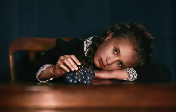 Picture look, face, portrait, grapes, bunch, girl, schoolgirl, Natalia Ponikarova