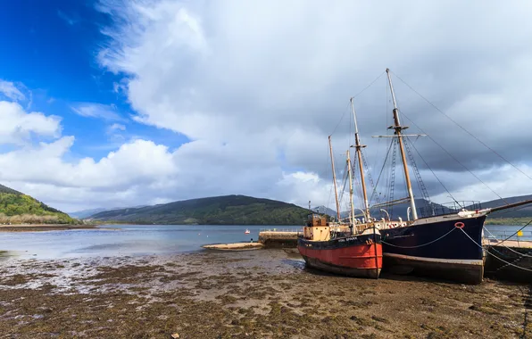 Clouds, shore, boat