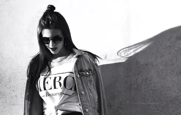 Picture look, pose, model, makeup, actress, brunette, glasses, black and white